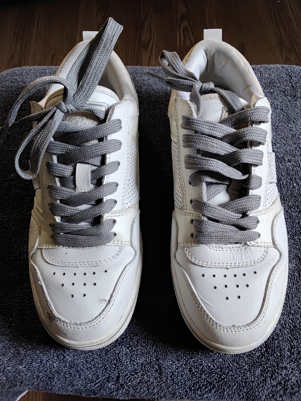 Vintage Y2K Pastry White Low Top Sneakers Chunky Laces Sz US 8 / EU 39